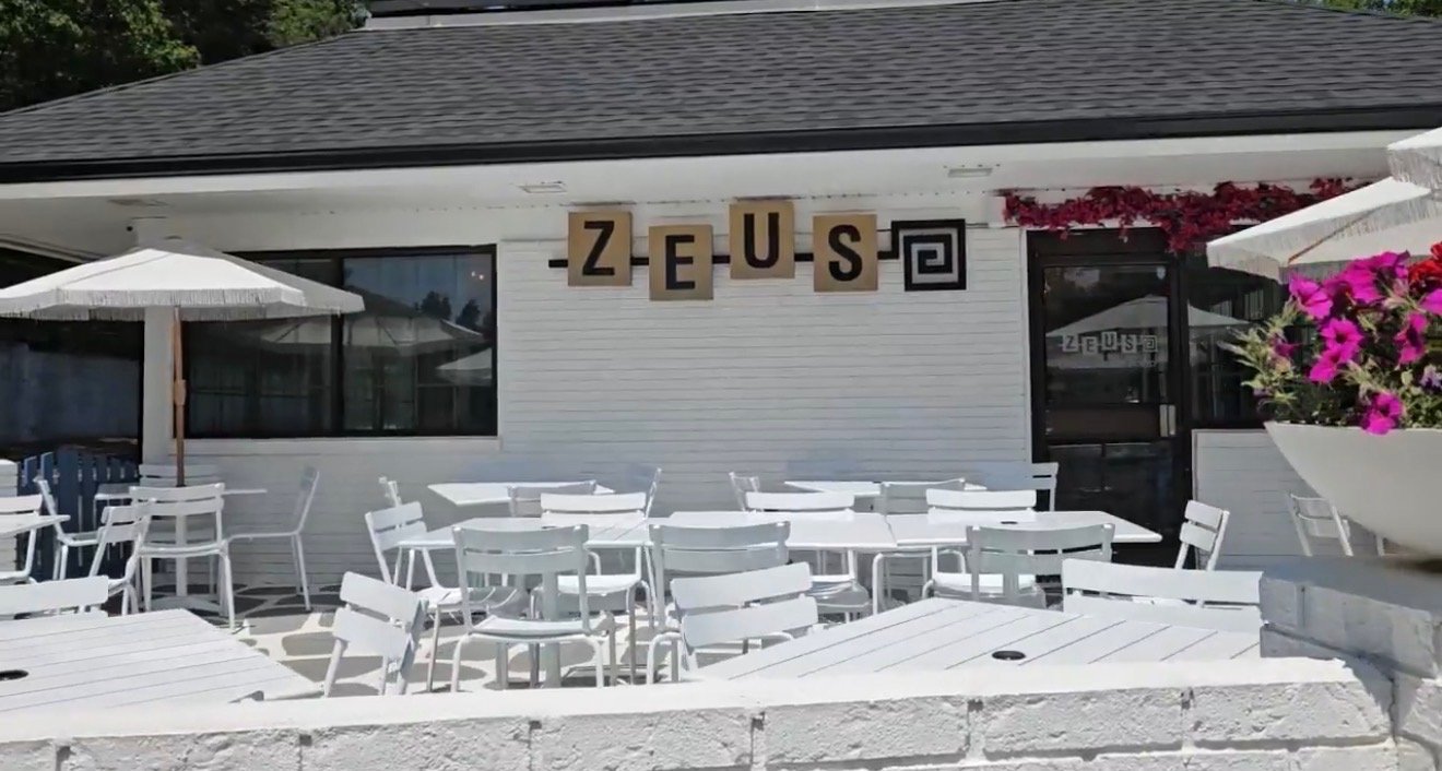 Zeus Greek Street Food Roswell - Outdoor Patio